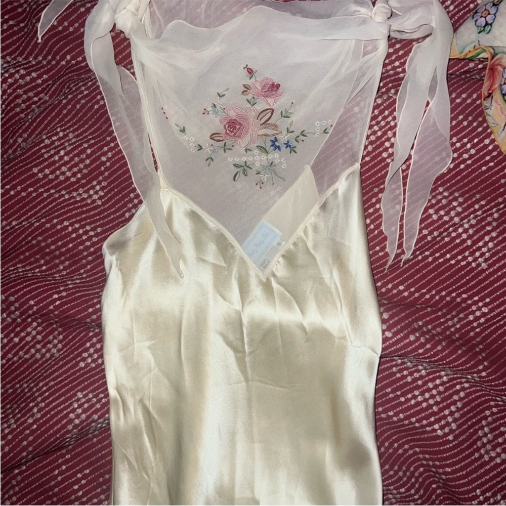 Vintage Elegant Cream Floral Embroidered Nightgown 100% silk - Picture 2 of 8